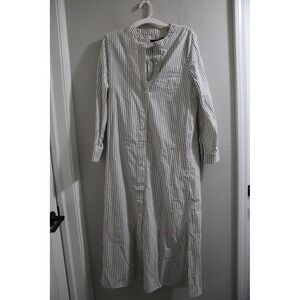 jenni kayne seersucker shirt dress The Seersucker Shirt Dress is a total staple for me. Its so flattering, luxurious, and versatile. I am completely obsessed. | Hlne Heath